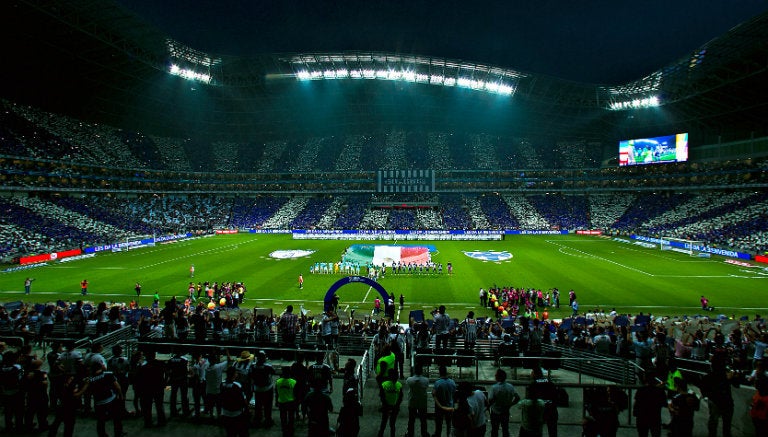 Afición de Monterrey apoya a su equipo en la Final contra Pachuca