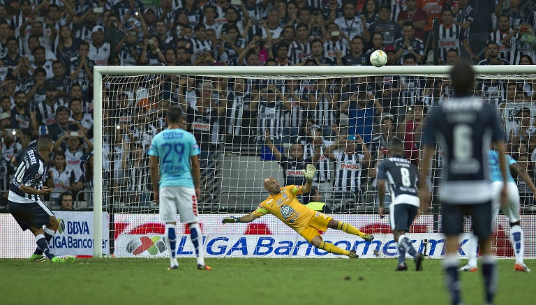 Cardona vuela penalti contra Pachuca