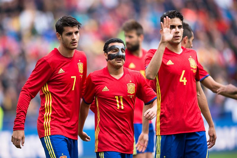 Seleccionados españoles festejan anotación 