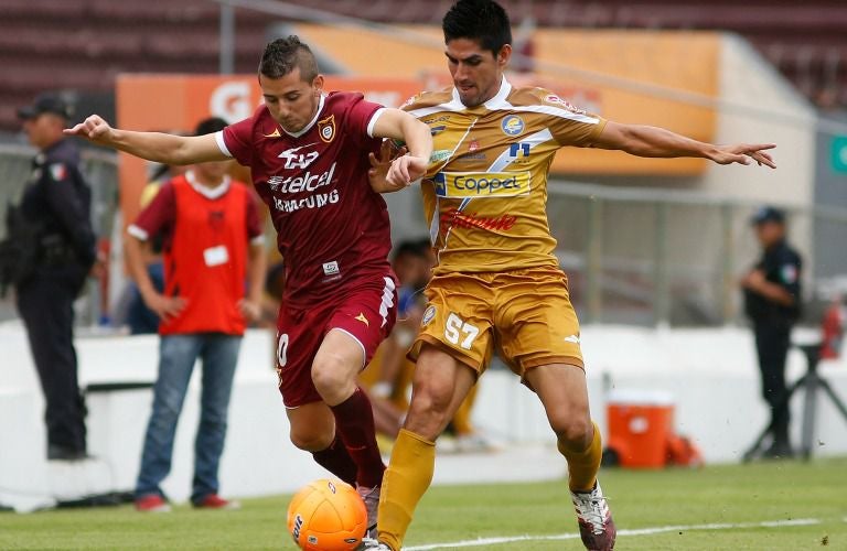 Cuevas durante un partido con Estudiantes Tecos en el C2014