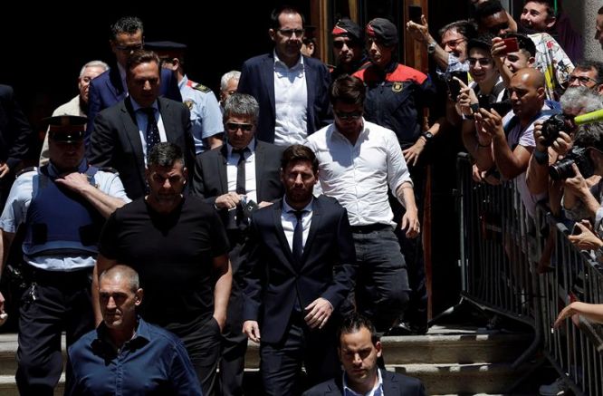 Messi asiste a los Tribunales