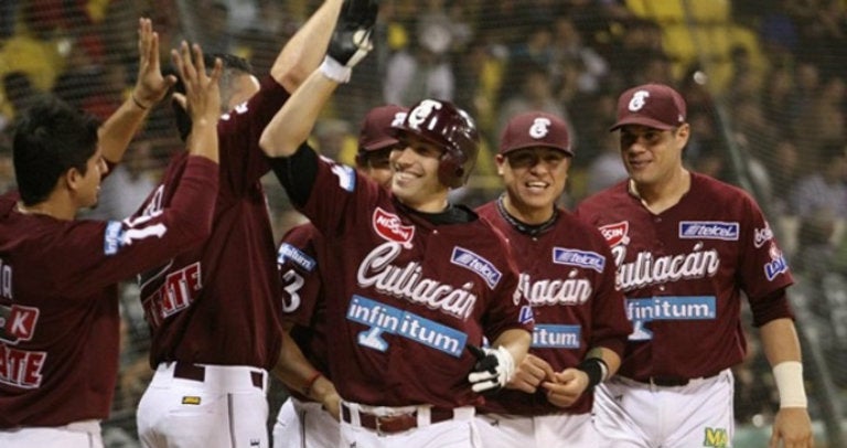 Tomateros de Culiacán celebran carrera anotada