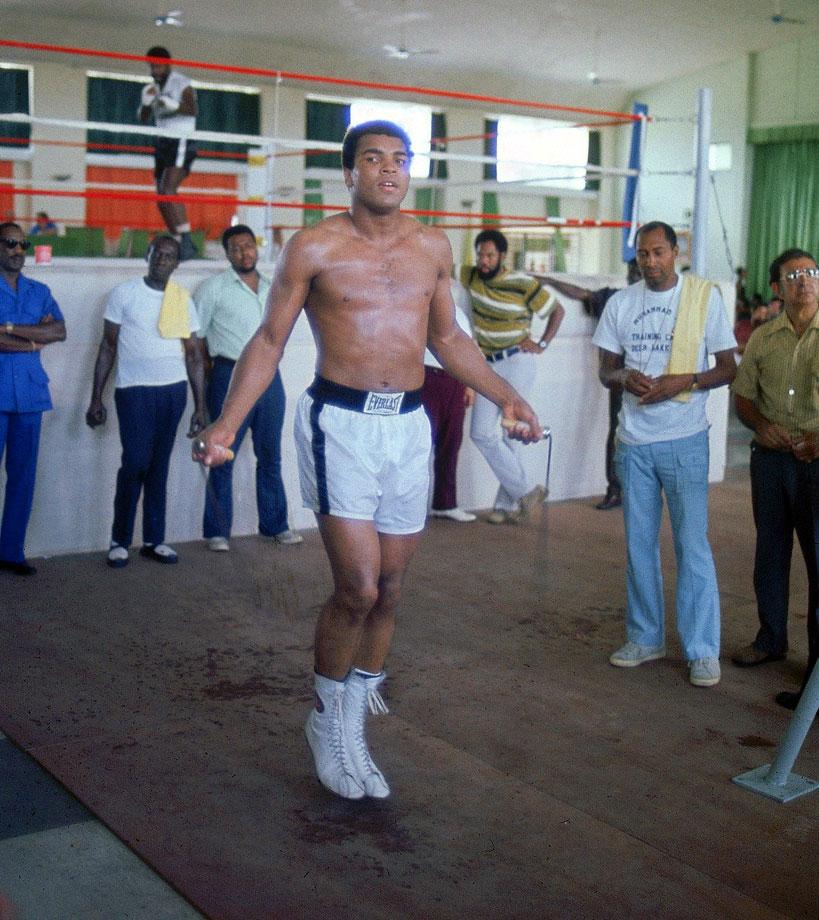 Ali se entrena para un combate