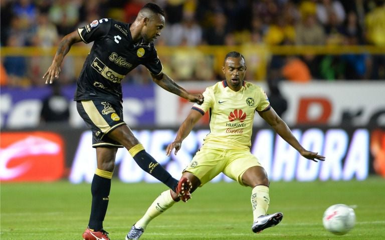 Wilson Tiago y William Da Silva durante un partido en el C2016