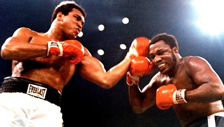 Ali conecta a Frazier en pleno combate