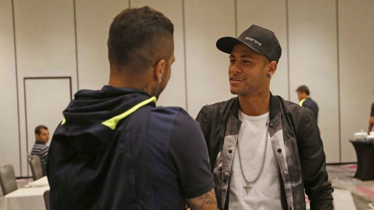 Neymar y Dani Alves conviven en la concentración de la Canarinha