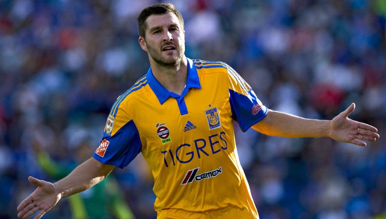 Gignac festeja un gol con Tigres 