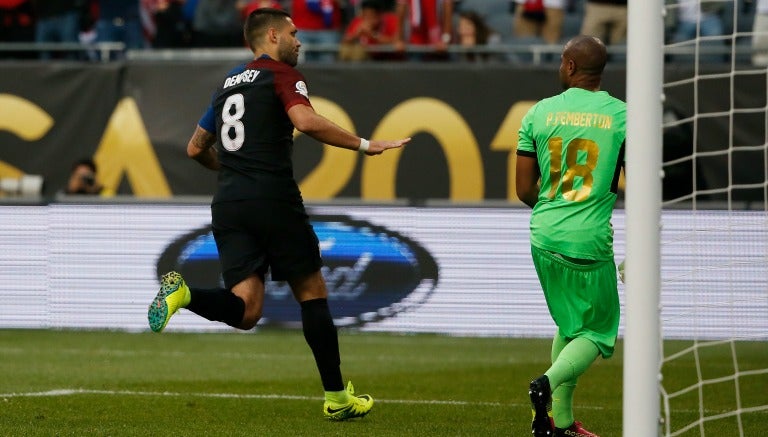 Dempsey festejando su anotación en Chicago