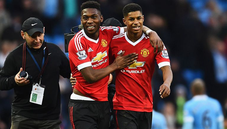 Rashford y Fosu-Mensah tras una victoria del Manchester United