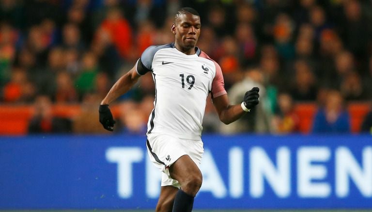 Pogba, durante un encuentro con la selección de Francia