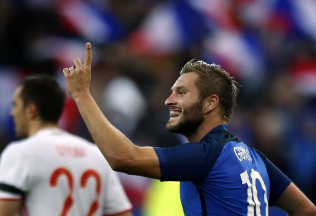 Gignac celebra gol con selección de Francia