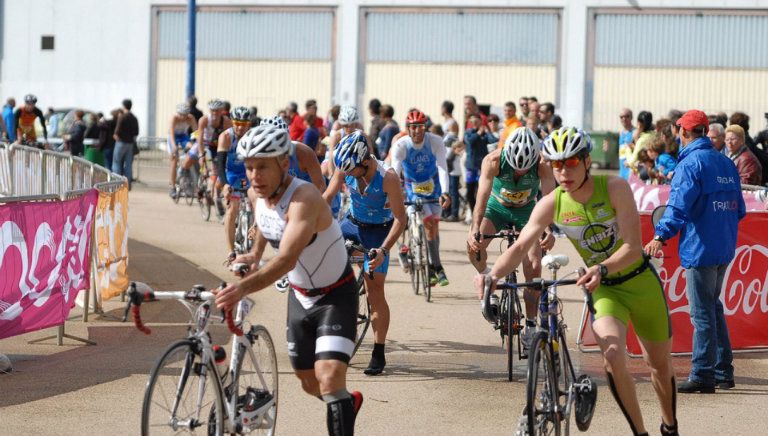 Deportistas durante un duatlón