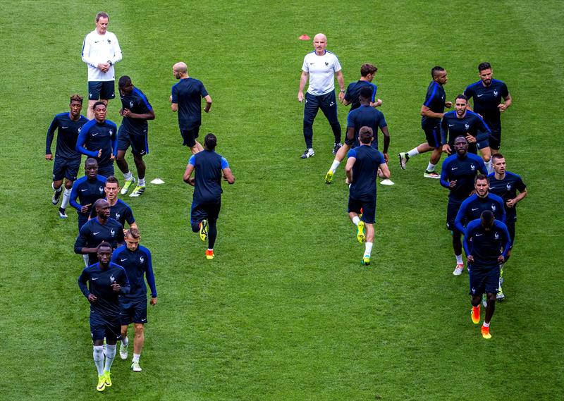 Jugadores de Francia durante un entrenamiento