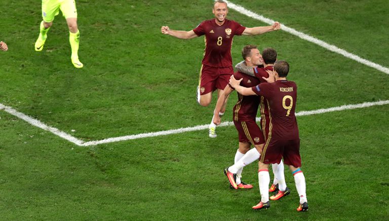 Berezutski celebra su gol contra Inglaterra