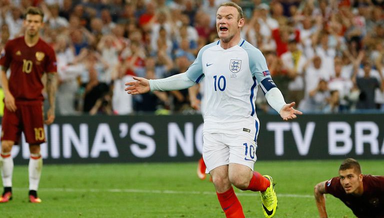 Wayne Rooney durante el partido contra Rusia