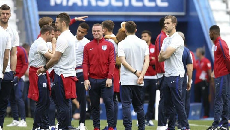 Jugadores ingleses previo a un entrenamiento