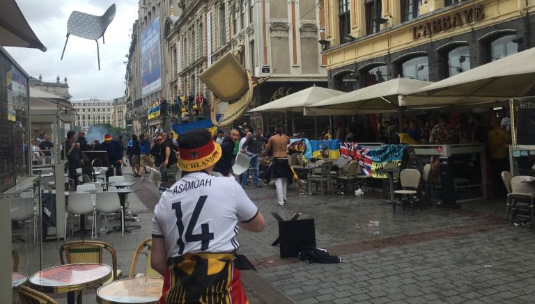 Aficionados alemanes atacan a seguidores ucranianos en Lille