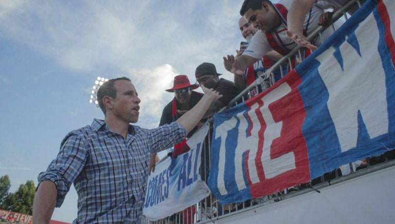 Torrado saluda a aficionados de Indy Eleven