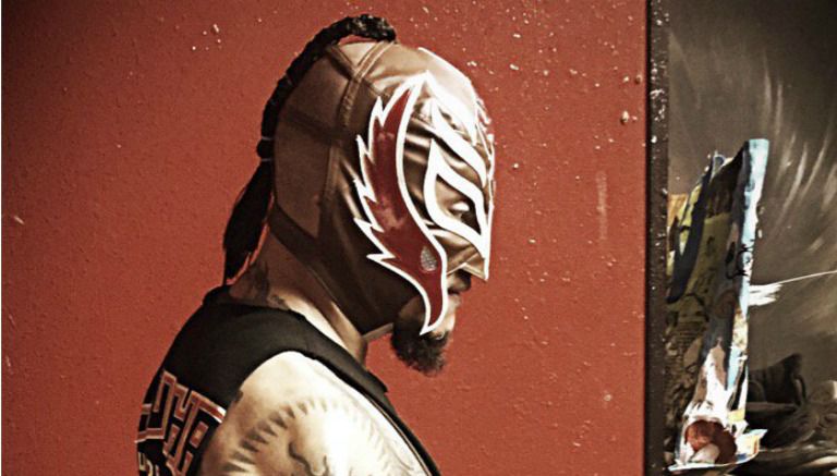 Rey Mysterio previo a una lucha en Underground