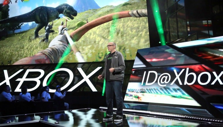 Chris Charla director de ID@XBox hablando en el E3 2016