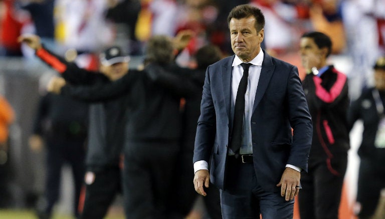 Dunga, durante partido de Brasil contra Perú