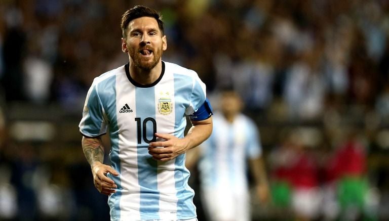 Lionel Messi luce su nuevo look en un partido de Copa América Centenario