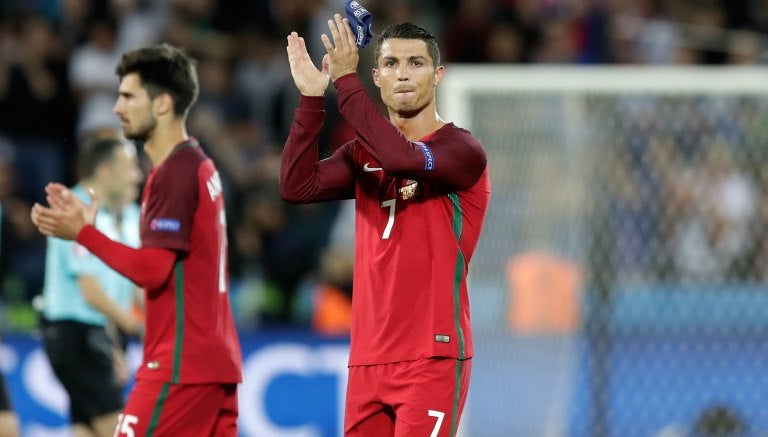 Cristiano Ronaldo, agradeciendo a la afición portuguesa en la Euro