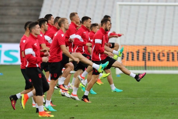 La Selección de Albania entrena previo al partido con Francia