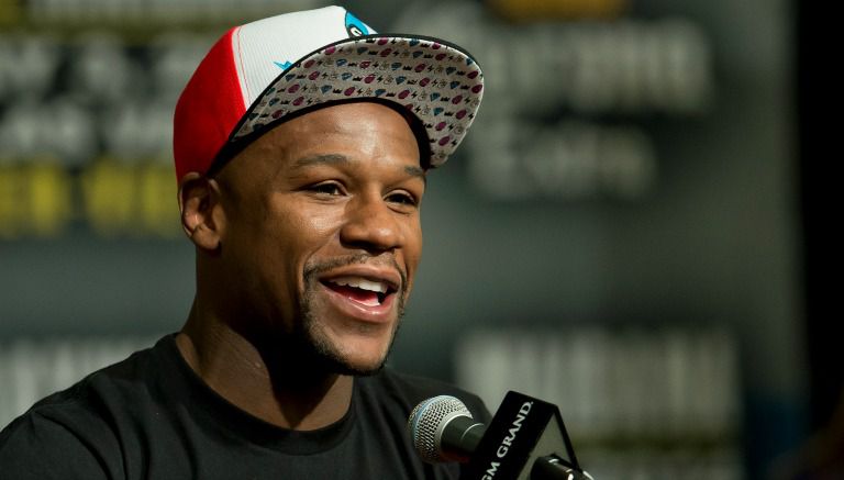 El boxeador norteamericano Floyd Mayweather en conferencia de prensa