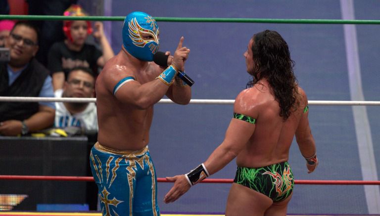 Carístico le habla a Volador Jr.