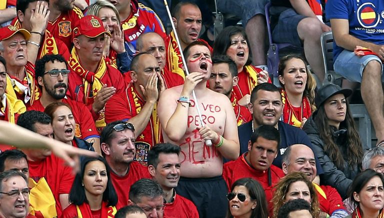 Miguel Machado, un joven ciego que apoya a La Roja en la Euro