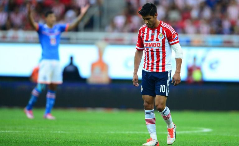 Ángel Reyna durante un partido con Chivas