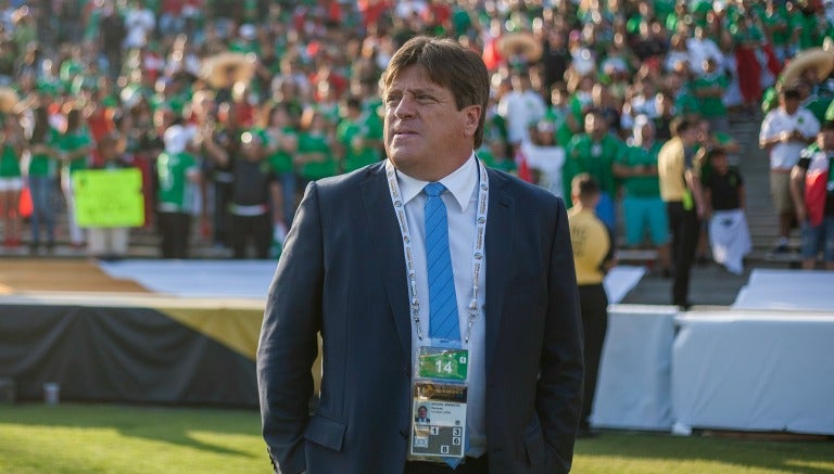 Piojo Herrera, presente en el duelo del Tri vs Jamaica de CA