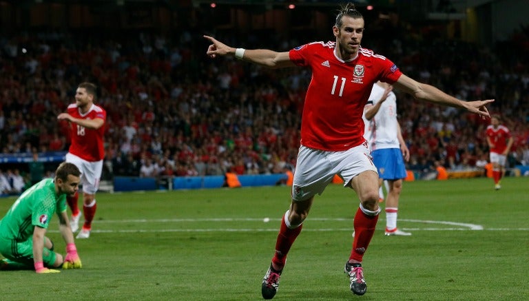 Bale, festejando el tercer tanto de Gales frente a Rusia