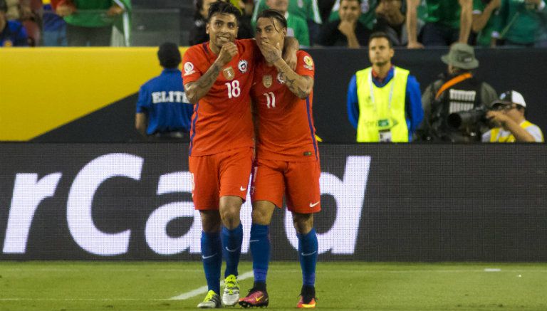 Vargas durante la goleada contra el Tri