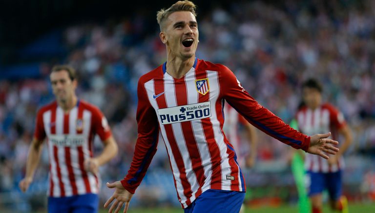 Griezmann festeja una anotación con el Atlético de Madrid