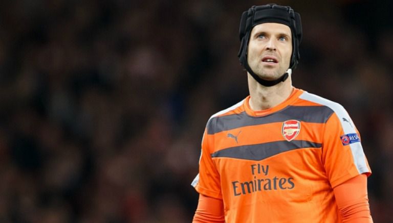 Cech, durante un partido con el Arsenal 