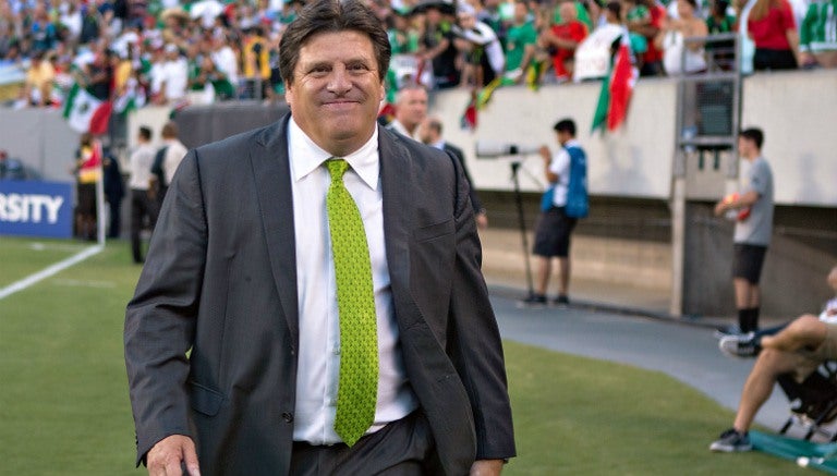 Miguel Herrera dirigiendo a la Selección Mexicana