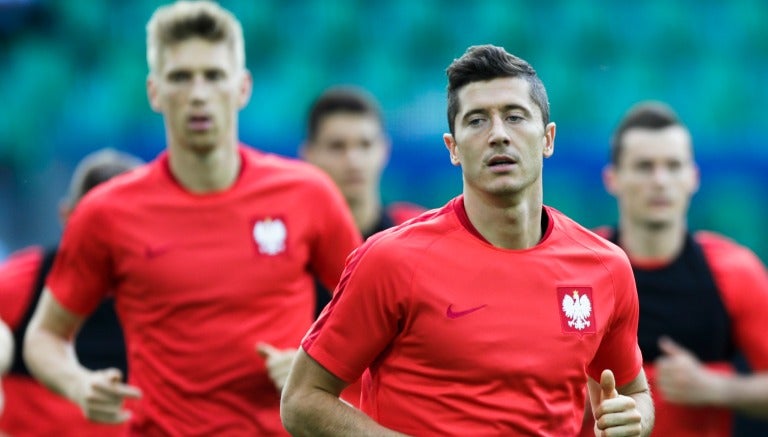 Robbert Lewandowski en entrenamiento con Polonia