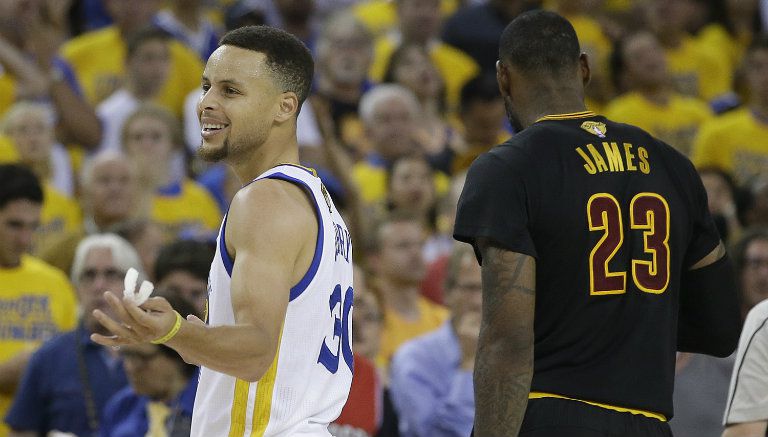 James y Curry durante Las Finales de la NBA