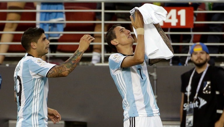 Ángel Di María celebrando un gol con Argentina en la Copa América