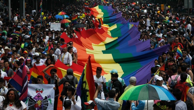 Marcha gay, en el Ángel de la Independencia