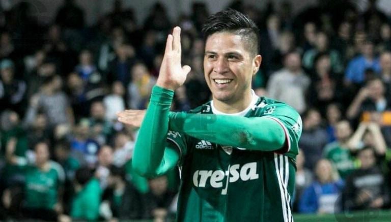 Jonathan Cristaldo festeja un gol con Palmeiras