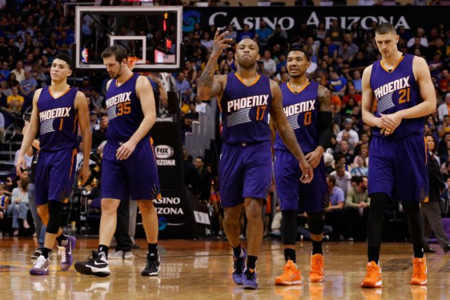 Elementos de los Suns de Phoenix en partido de NBA