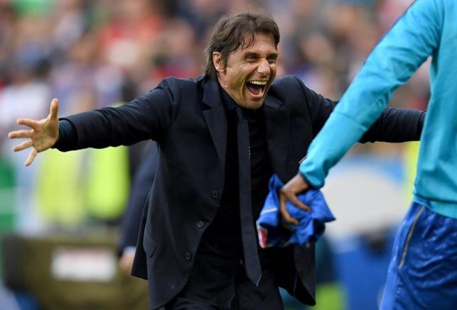 Conte festeja la victoria de Italia