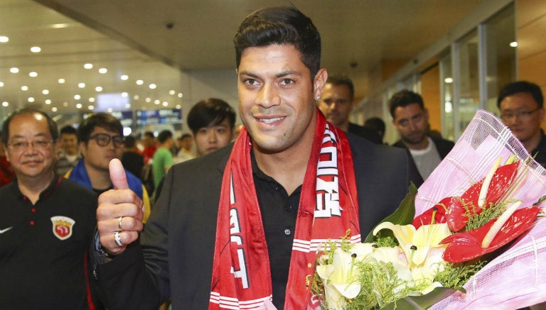 Hulk, en su llegada a China para fichar con el Shanghái SIPG