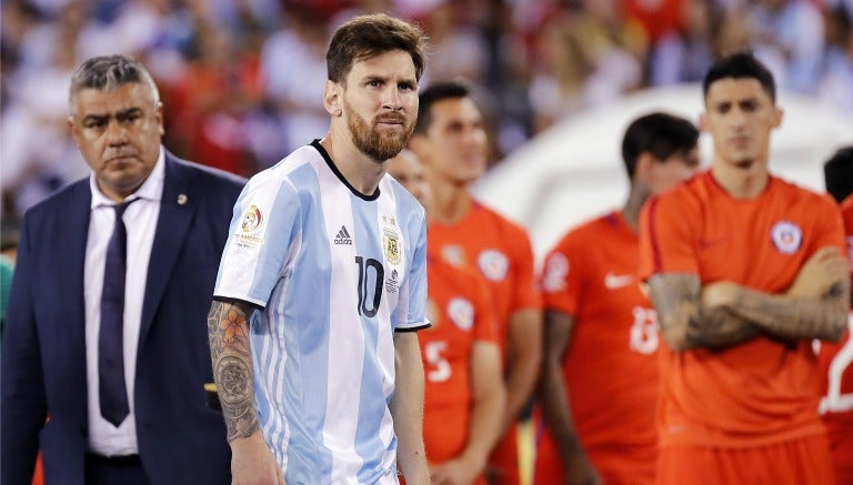  Lionel Messi en lamento después de perder con Argentina la Final de la CA