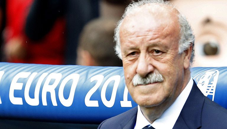 Del Bosque, observando un partido de España en la Eurocopa