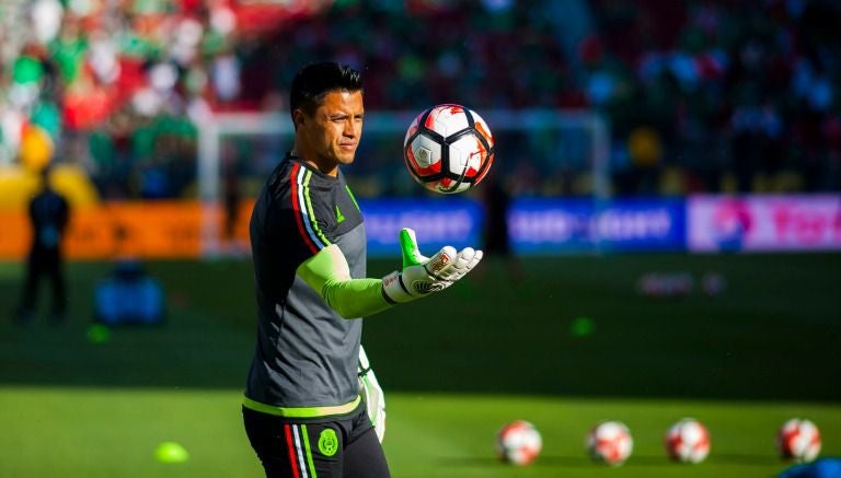 Talavera, durante un entrenamiento con la Selección Mexicana