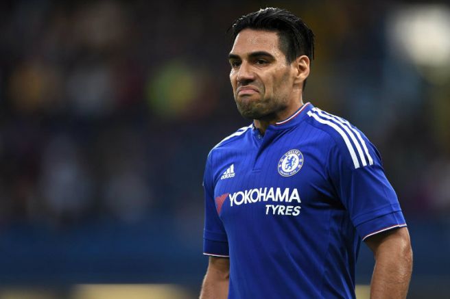 Falcao se lamenta tras fallo con Chelsea